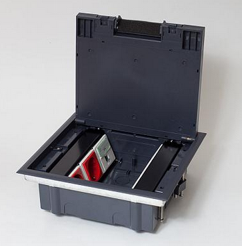 Люк на 6 постов (45х45),металл/ пластик, с пластиковой коробкой, IP40